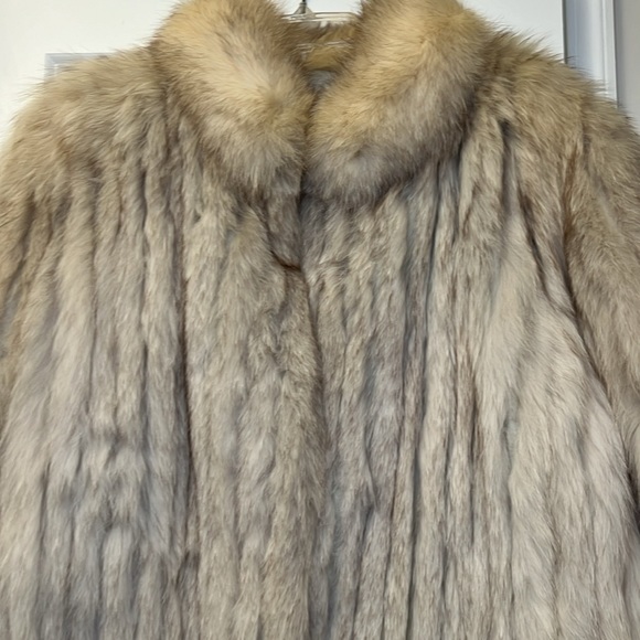 Vintage Saga Fox cozy lux fluffy fur coat - Picture 4 of 16